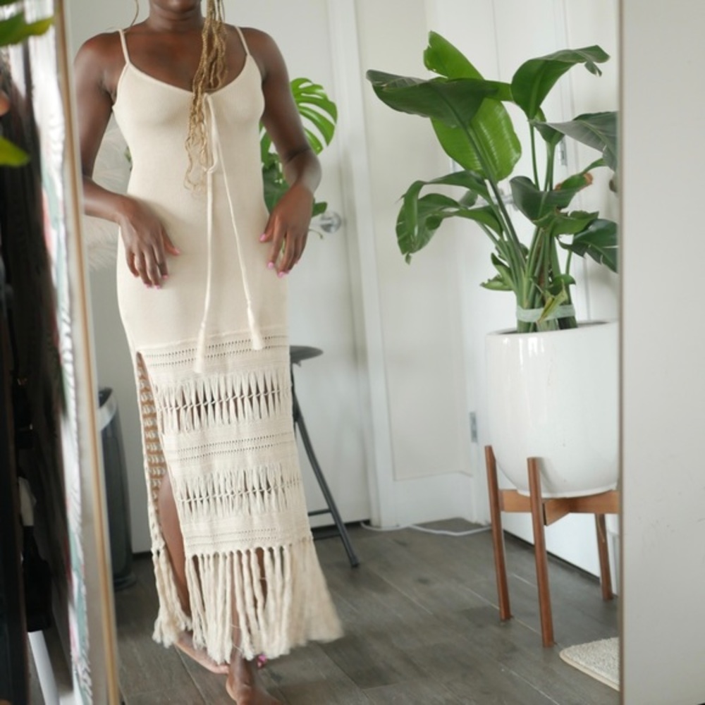 The Pacifica Dress
Knit Midi w/ fringe detail